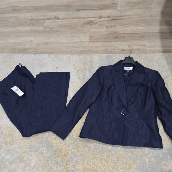 Le Suit Navy Women's Suit Set - Picture 1 of 7